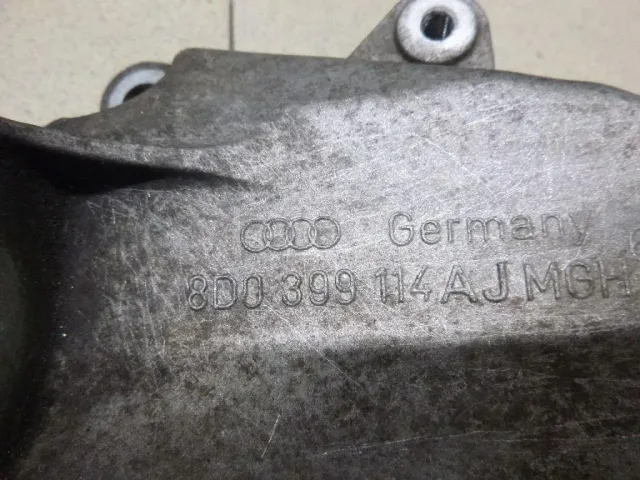 Кронштейн АКПП правый для  Audi Allroad quattro 2000-2005