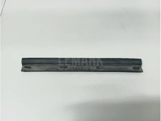 Уплотнитель капота