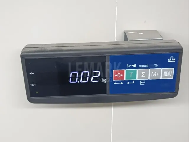 Уплотнитель капота