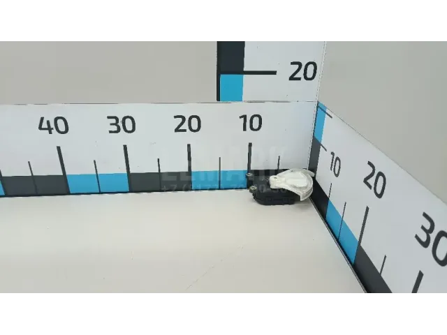 Моторчик заслонки отопителя