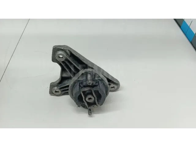 Опора КПП для  Chevrolet Tahoe IV 2014-2020