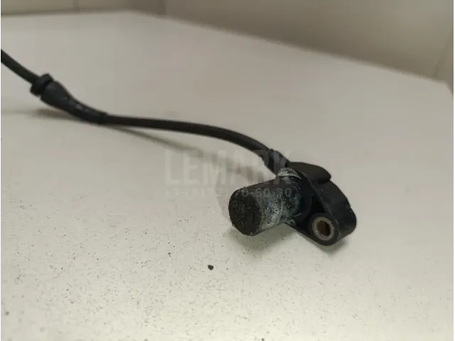 Датчик ABS передний