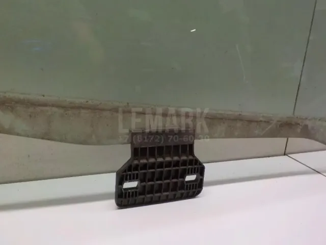 Стекло двери задней правой