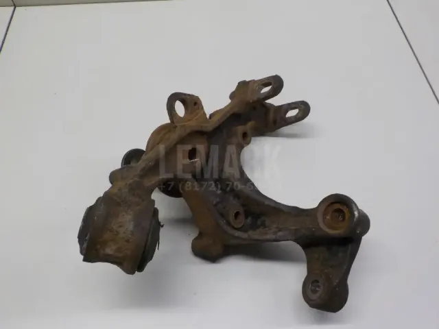 Кулак поворотный задний правый для  Audi 80/90 [B4] 1991-1995