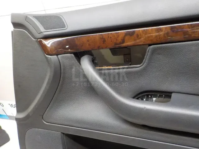 Обшивка двери передней правой для  Fiat Punto II (188) 1999-2010