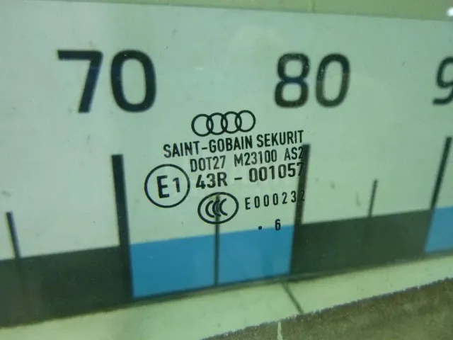 Стекло двери задней левой для  Audi Q3 (F3B) 2018