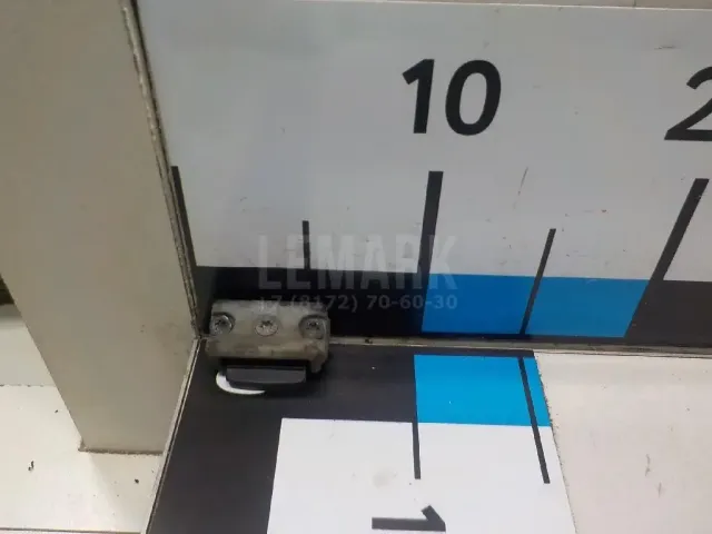 Отбойник двери