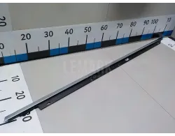 Накладка стекла переднего левого