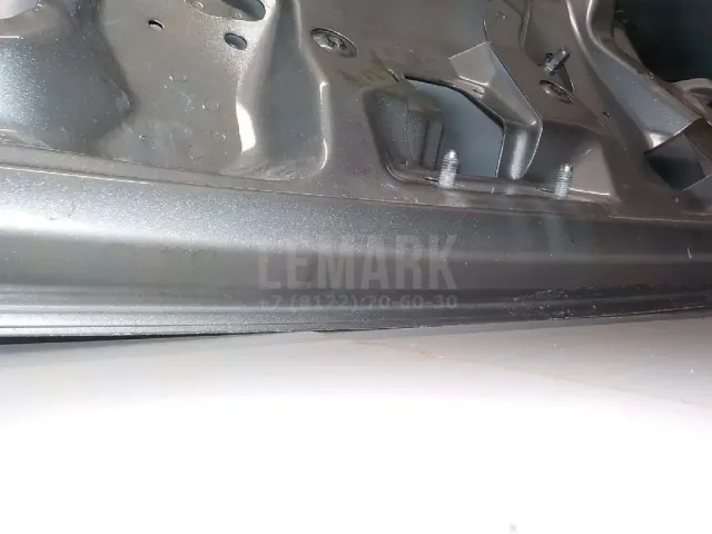 Дверь багажника