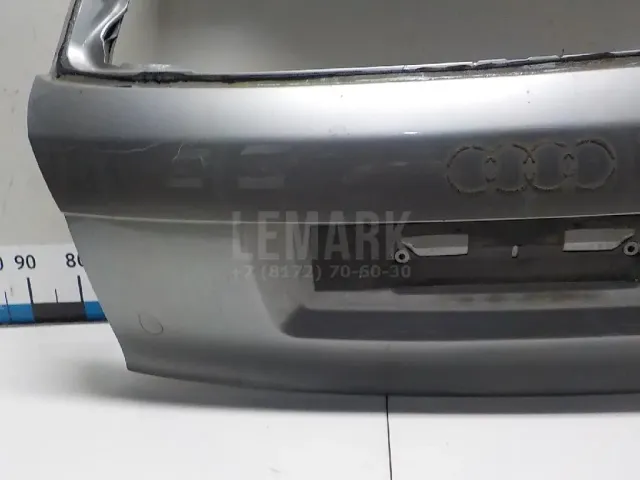 Дверь багажника