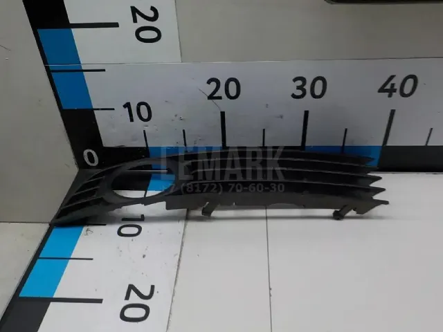 Решетка в бампер левая для  BMW X1 E84 2009-2015