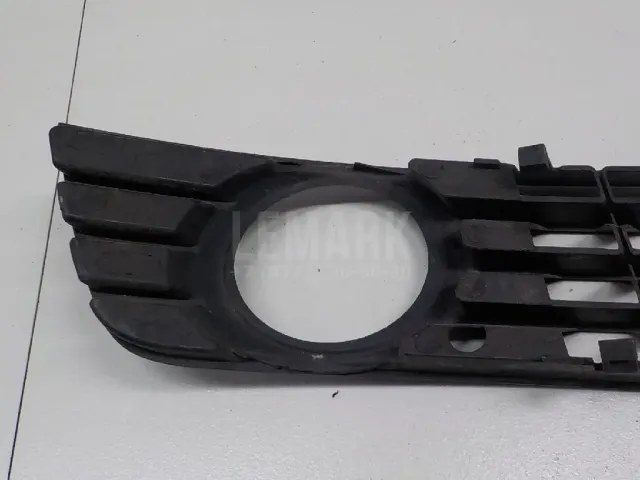 Решетка в бампер левая для  BMW X1 E84 2009-2015