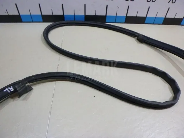 Уплотнитель (внутри) для  HOWO A7 2009