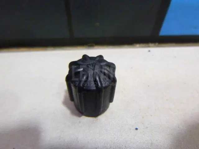 Колпачок для  CASE SV300 2012