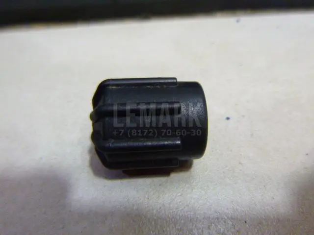 Колпачок для  CASE SV300 2012