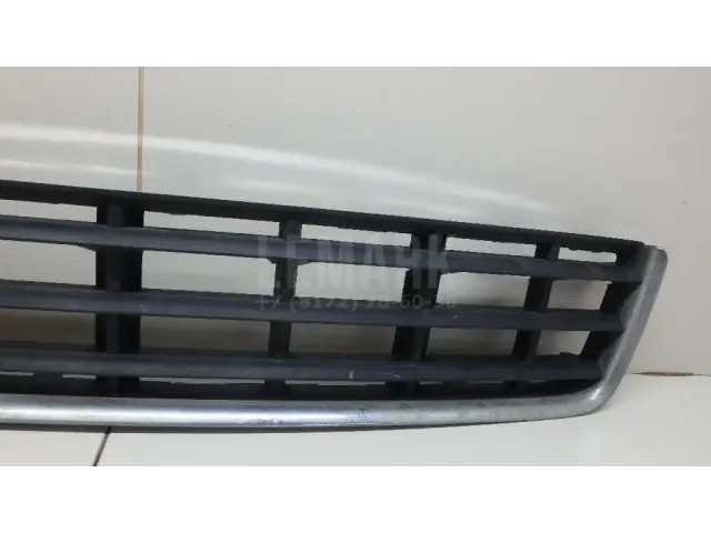 Решетка в бампер центральная для  Audi A4 [B5] 1994-2001