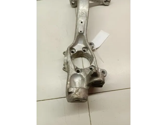 Кулак поворотный передний правый для  Ford Cougar 1998-2001