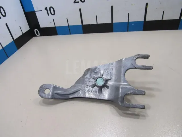 Кронштейн крепления подлокотника для  Acura MDX 2001-2006