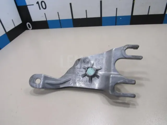 Кронштейн крепления подлокотника для  Acura MDX 2001-2006