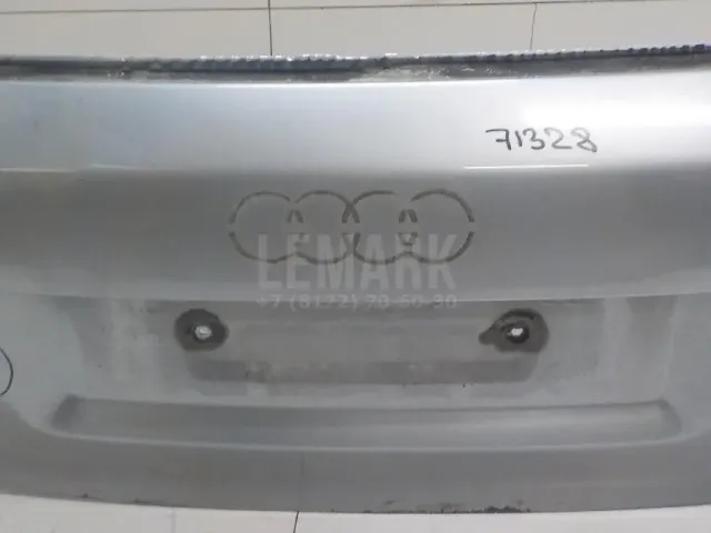 Дверь багажника