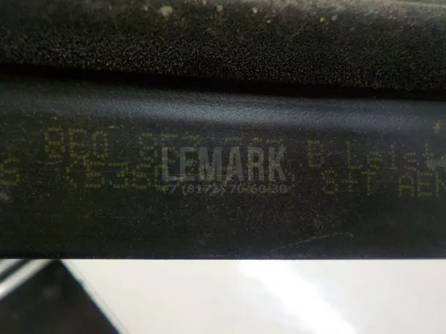 Накладка стекла заднего левого для  BMW