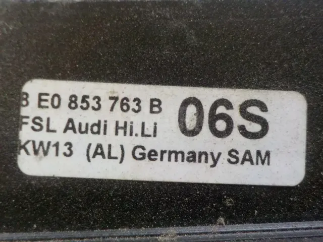 Накладка стекла заднего левого для  BMW