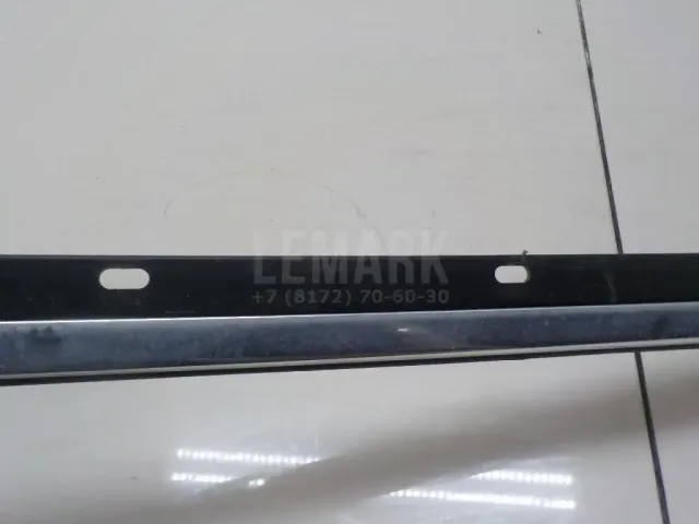 Накладка стекла заднего левого для  BMW