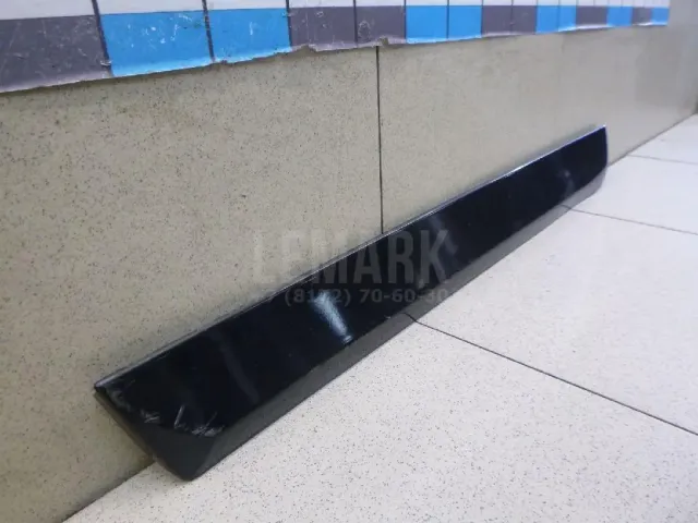 Молдинг задней левой двери