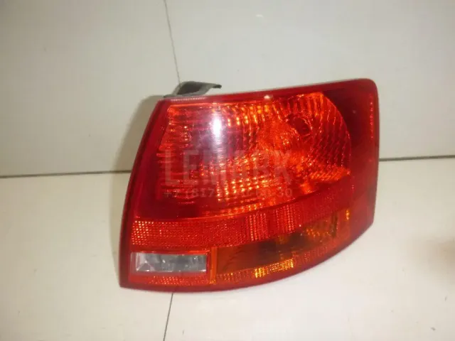 Фонарь задний наружный правый для  Dodge Ram 2009-2019