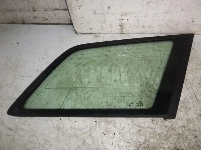 Стекло кузовное глухое правое для  Ford Kuga 2008-2012