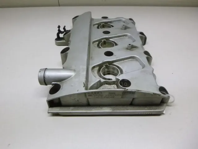 Крышка головки блока (клапанная) для  Audi A4 [B6] 2000-2004