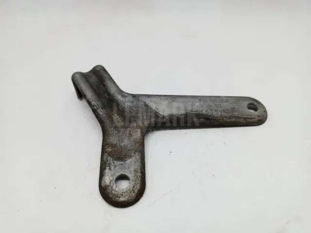 Кронштейн (сопут. товар) для  Audi 100/200 [43] 0-1983