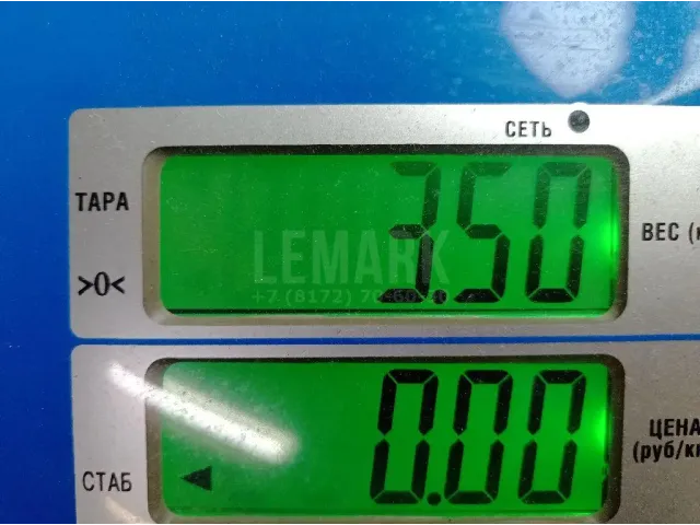 Обшивка двери передней левой
