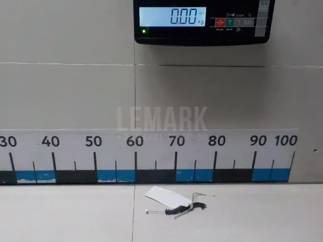 Трос открывания багажника