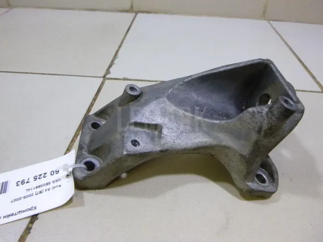 Кронштейн АКПП правый для  Ford Maverick 2001-2007