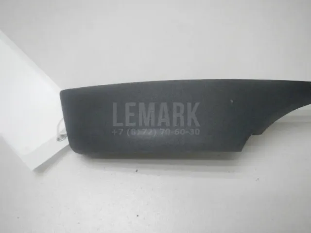 Рамка противотуманной фары правой для  Ford Escape EUR 2007-2009