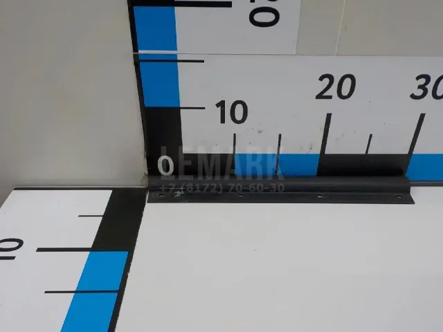Уплотнитель капота