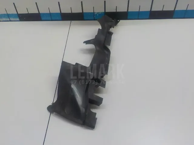 Воздуховод радиатора левый