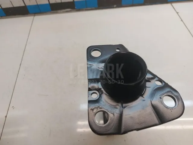 Кронштейн усилителя переднего бампера правый для  Ford C-MAX 2010-2019