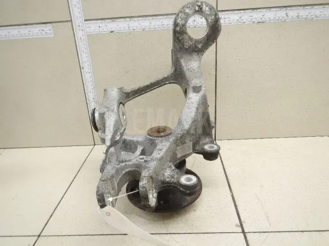 Кулак поворотный задний правый