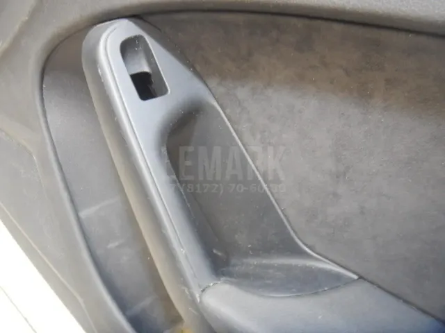 Обшивка двери передней правой для  Ford Fiesta 2008-2019