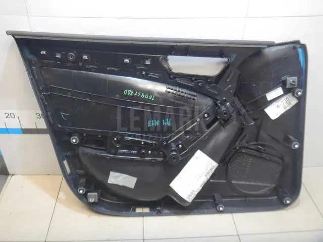 Обшивка двери передней правой для  Ford Fiesta 2008-2019