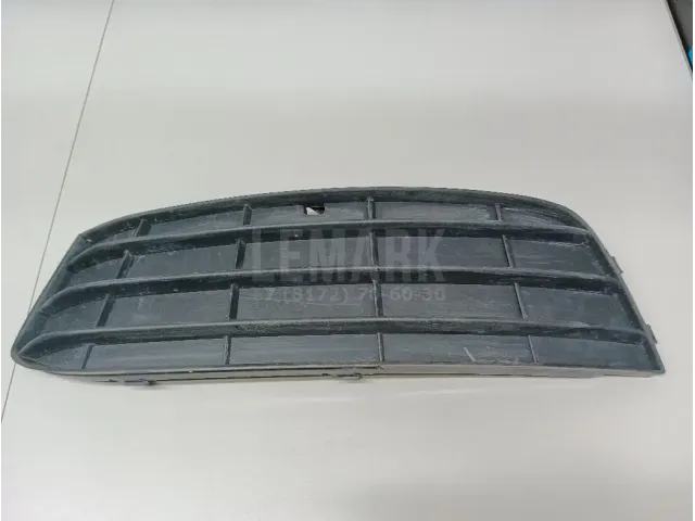 Решетка в бампер левая для  BMW X1 E84 2009-2015