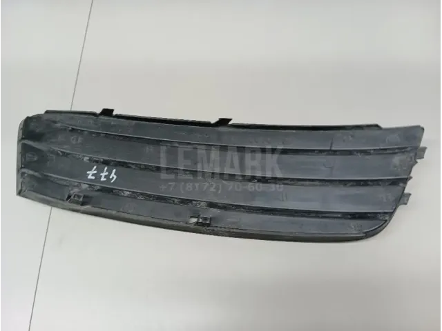 Решетка в бампер левая для  BMW X1 E84 2009-2015