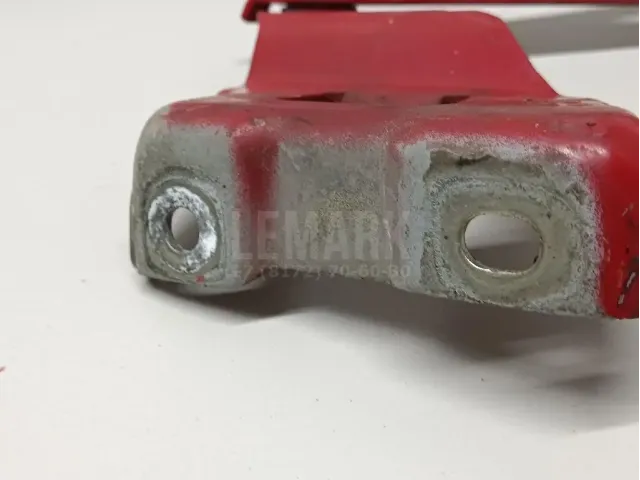 Петля капота левая для  Chrysler Crossfire 2003-2008