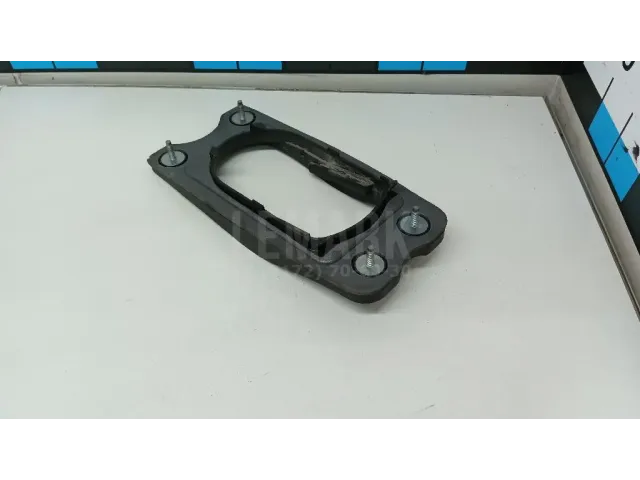 Кронштейн кулисы КПП для  CASE SV300 2012