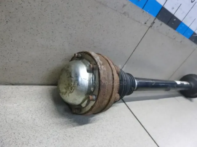 Полуось задняя