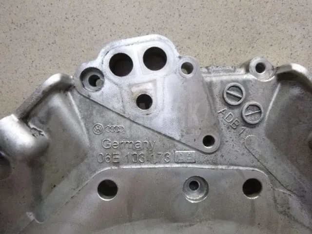 Крышка коленвала задняя для  Audi A3 [8PA] Sportback 2004-2013