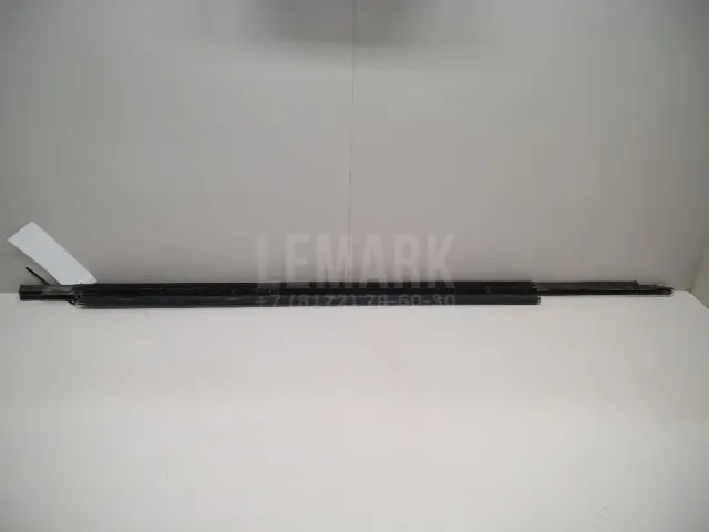 Накладка стекла переднего левого