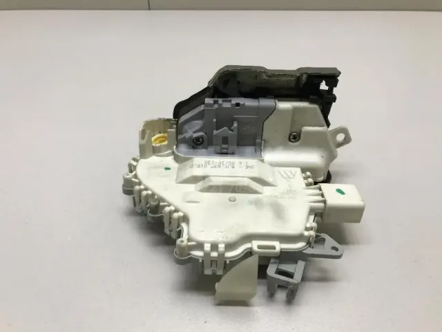 Замок двери передней левой для  Chevrolet Orlando 2011-2015